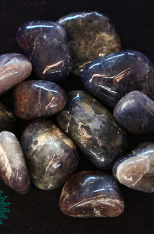 Rune (iolite)